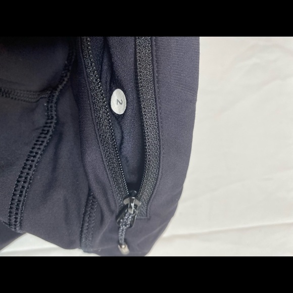 Lululemon leggings black capri MTVN motivation size 2 A030122 - Picture 5 of 6